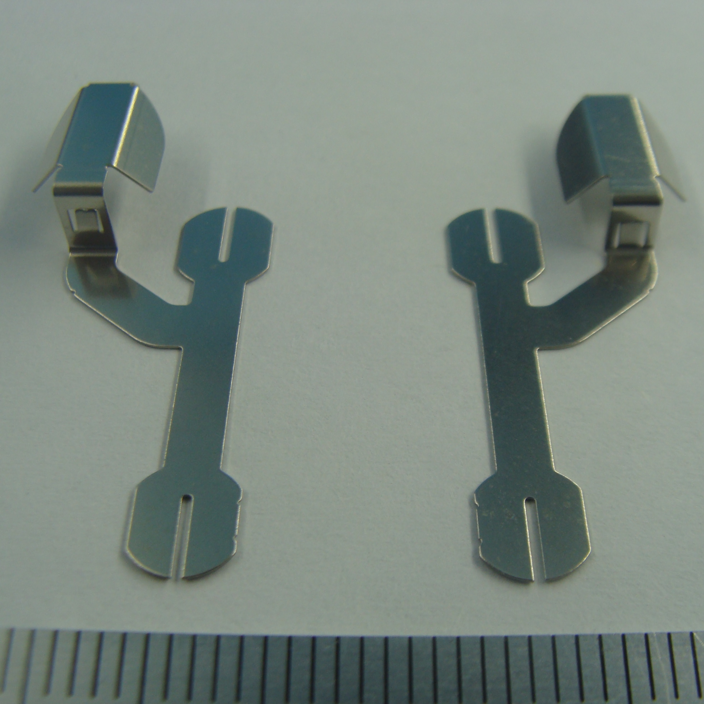 不銹鋼彈墊圈：精密沖壓工藝與創(chuàng)新應(yīng)用